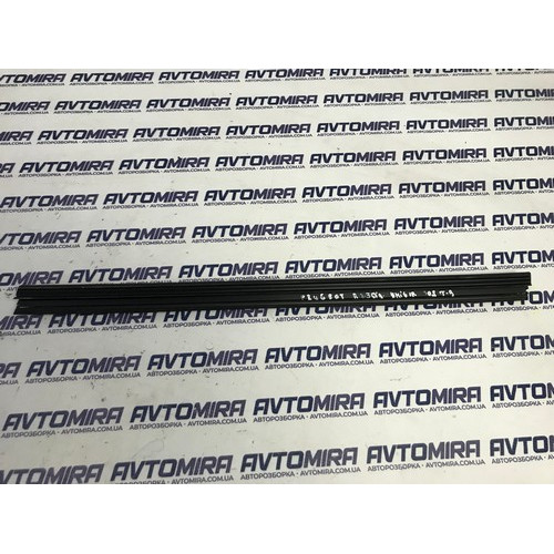 Уплотнитель двери задней правой внутренний Peugeot 308 SW 2013-2021 9677881380
